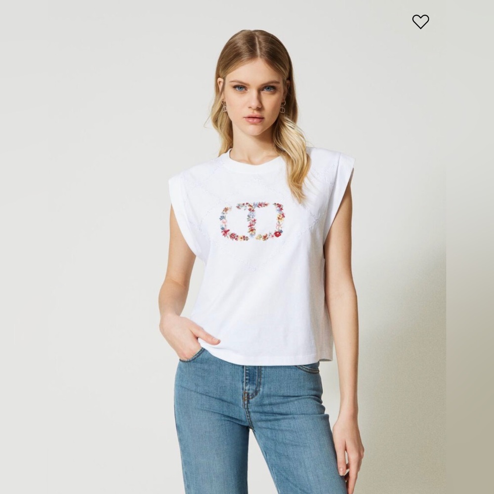 T-shirt with floral Oval T logo